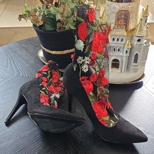 Chic Black and Red Floral Embroidered Heels